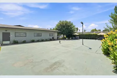 Dias Ave #20, Sacramento, CA 95824 - Photo 11