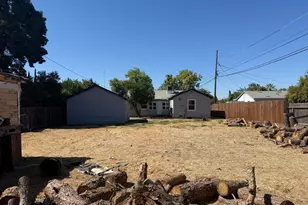 1405 E 22nd St, Merced, CA 95340 - Photo 9