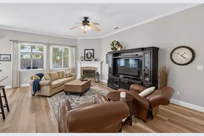 9401 Rainbow Falls Way, Elk Grove, CA 95624 - Photo 17