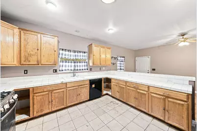 921 Udona Lane, Modesto, CA 95351 - Photo 17