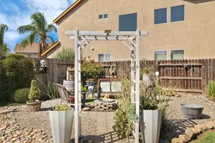 201 Waters Edge Dr, Waterford, CA 95386 - Photo 37