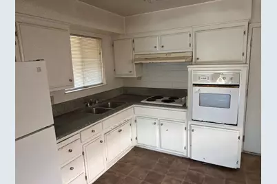 2172 Kirk Way, Sacramento, CA 95822 - Photo 3