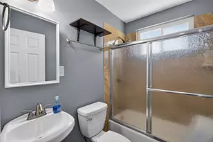 4960 Bradford Dr, Sacramento, CA 95820 - Photo 25