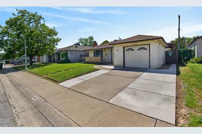 4960 Bradford Drive, Sacramento, CA 95820 - Photo 11