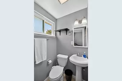 4960 Bradford Drive, Sacramento, CA 95820 - Photo 33