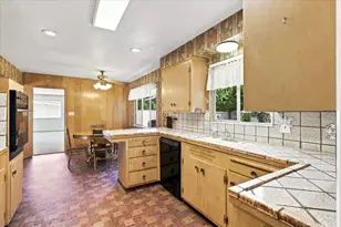7035 Van Maren Ln, Citrus Heights, CA 95621 - Photo 9