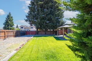 831 Sugar Pine Dr, Lathrop, CA 95330 - Photo 29