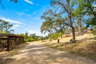 10490 Hubbard Rd, Auburn, CA 95602 - Photo 11