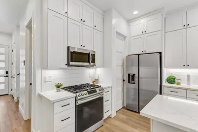 2713 Democracy Alley, Sacramento, CA 95816 - Photo 19