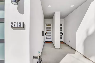 2713 Democracy Alley, Sacramento, CA 95816 - Photo 3