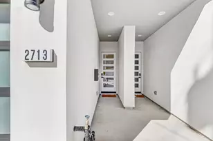 2713 Democracy Alley, Sacramento, CA 95816 - Photo 3