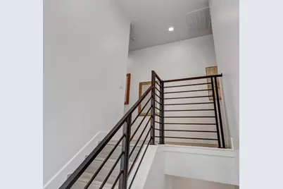 2713 Democracy Alley, Sacramento, CA 95816 - Photo 21