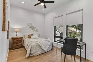 2713 Democracy Alley, Sacramento, CA 95816 - Photo 29