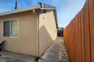 7205 Alpine Frost Dr, Sacramento, CA 95823 - Photo 13