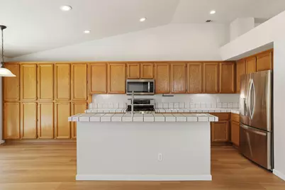 933 Lake Canyon Avenue, Galt, CA 95632 - Photo 15