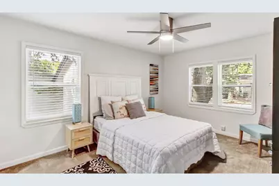 2038 Markham Way, Sacramento, CA 95818 - Photo 29