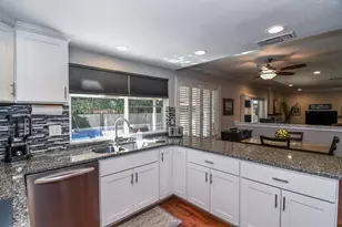 9776 Mira Del Rio Dr, Sacramento, CA 95827 - Photo 23