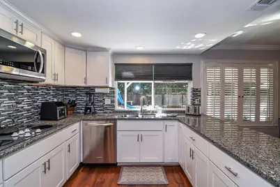 9776 Mira Del Rio Drive, Sacramento, CA 95827 - Photo 25