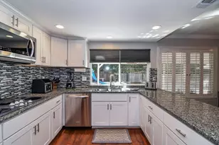 9776 Mira Del Rio Dr, Sacramento, CA 95827 - Photo 25