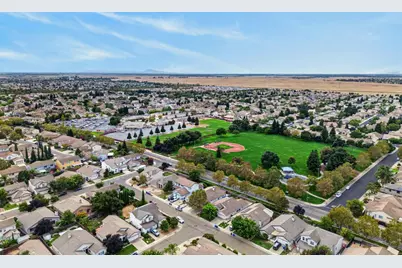 5716 Alder Bridge Court, Elk Grove, CA 95757 - Photo 97