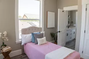 972 53rd St, Oakland, CA 94608 - Photo 17