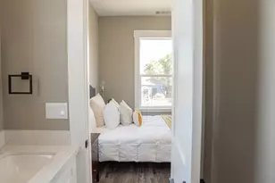 972 53rd St, Oakland, CA 94608 - Photo 23