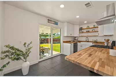 605 Westacre Road, West Sacramento, CA 95691 - Photo 11