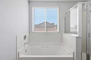1916 Hillock Ct, Rocklin, CA 95765 - Photo 33