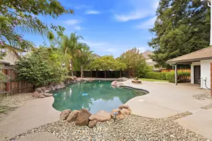 8820 San Badger Way, Elk Grove, CA 95624 - Photo 3