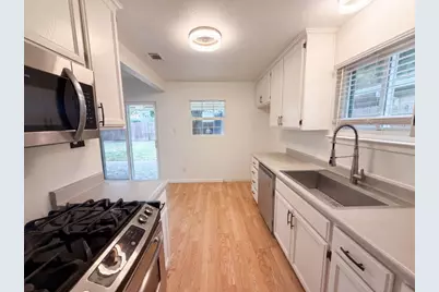 4940 Alcott Drive, Sacramento, CA 95820 - Photo 9