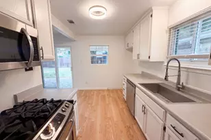 4940 Alcott Dr, Sacramento, CA 95820 - Photo 9