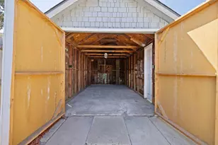 1229 N Redington St, Hanford, CA 93230 - Photo 33