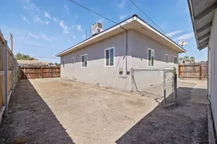 1229 N Redington St, Hanford, CA 93230 - Photo 35