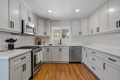 365 Birchwood Court, Modesto, CA 95350 - Photo 9