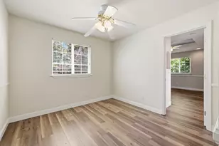 9365 Windrift Ln, Elk Grove, CA 95758 - Photo 17