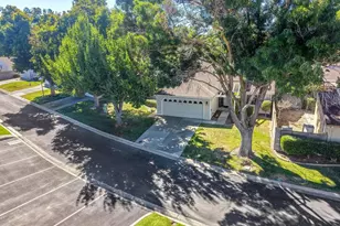 7413 Sunny Meadows Ln, Sacramento, CA 95828 - Photo 17
