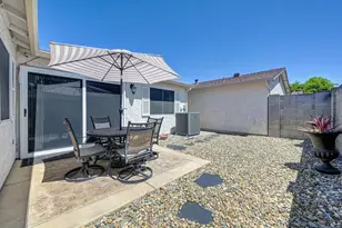 7300 Sunshire Ln, Sacramento, CA 95828 - Photo 43