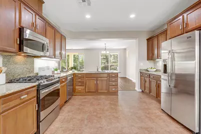 9817 Westminster Way, Elk Grove, CA 95757 - Photo 33