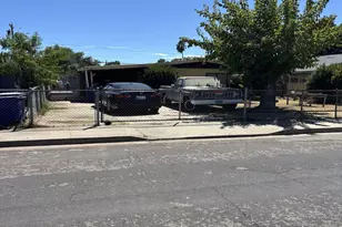 1528 W 9th St, Merced, CA 95341 - Photo 3