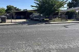 1528 W 9th St, Merced, CA 95341 - Photo 17