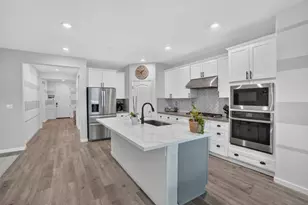 9475 Pasaje Pl, Elk Grove, CA 95624 - Photo 11