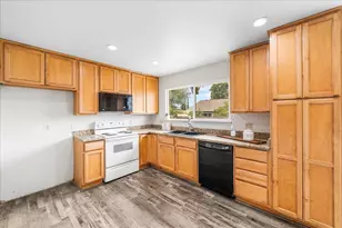 1484 Midland Ct, Manteca, CA 95336 - Photo 7