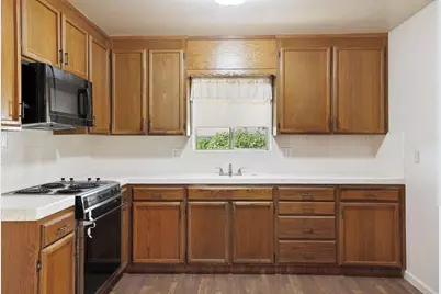 992 E Alameda Street, Manteca, CA 95336 - Photo 11