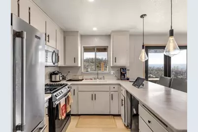 14091 Highview Trail, Redding, CA 96003 - Photo 13