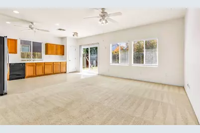 8540 Zinnia Way, Elk Grove, CA 95624 - Photo 7