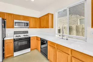 8540 Zinnia Way, Elk Grove, CA 95624 - Photo 15