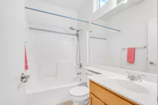 8540 Zinnia Way, Elk Grove, CA 95624 - Photo 19