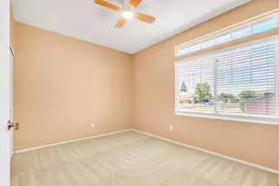 8540 Zinnia Way, Elk Grove, CA 95624 - Photo 21
