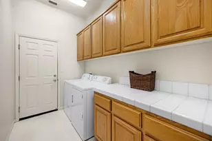 8008 Bauser Ave, Roseville, CA 95747 - Photo 29