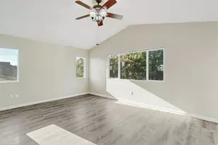 9645 Glacier Creek Way, Elk Grove, CA 95624 - Photo 27